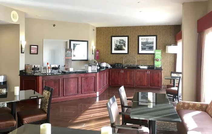 Hampton Inn Sevierville 4