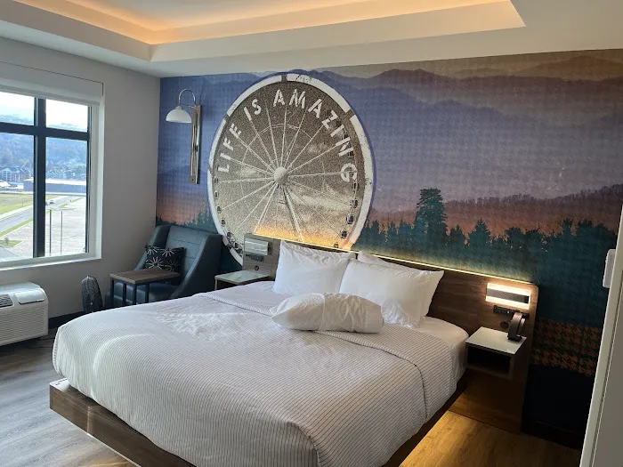 Cambria Hotel Pigeon Forge 4