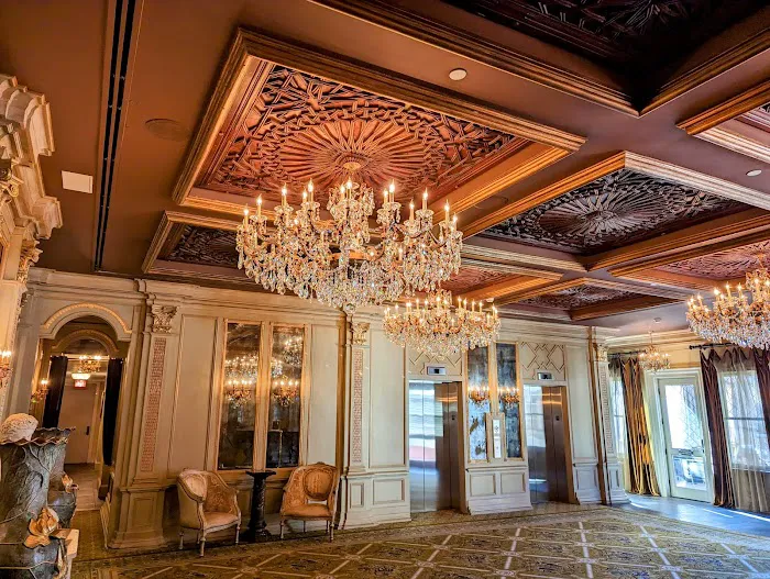 Grand Bohemian Lodge Asheville, Autograph Collection 5