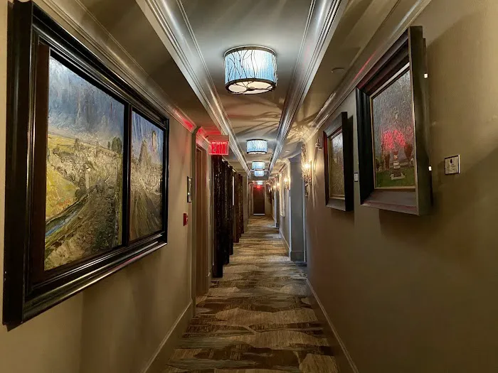 Grand Bohemian Lodge Asheville, Autograph Collection 5