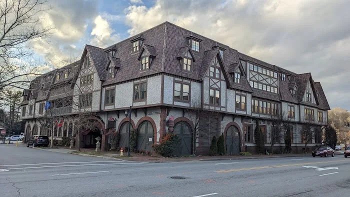 Grand Bohemian Lodge Asheville, Autograph Collection 5