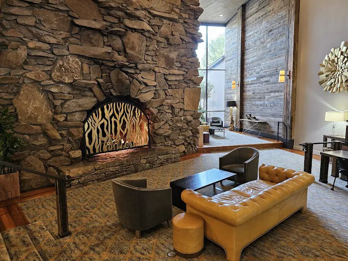 Crowne Plaza Hotels & Resorts Asheville, an IHG Hotel 4