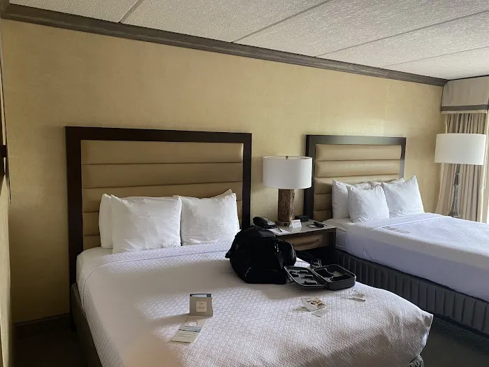 Crowne Plaza Hotels & Resorts Asheville, an IHG Hotel 4