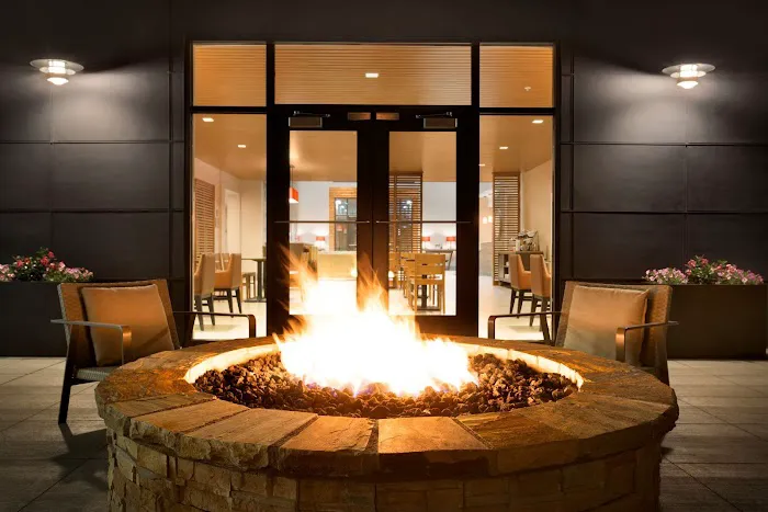 Country Inn & Suites by Radisson Asheville River Arts District 4