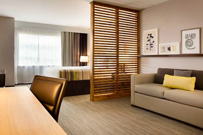 Country Inn & Suites by Radisson Asheville River Arts District 4