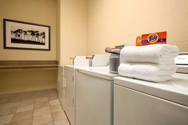 Country Inn & Suites by Radisson Asheville River Arts District 4