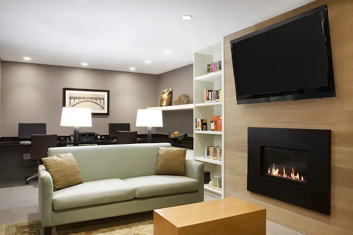 Country Inn & Suites by Radisson Asheville River Arts District 4