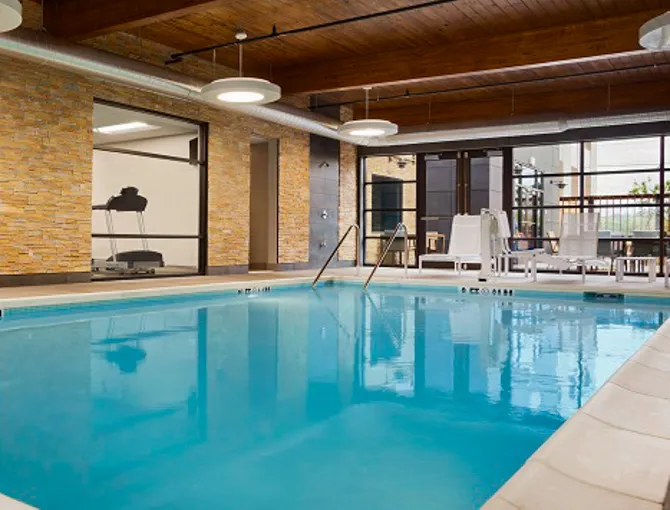 Country Inn & Suites by Radisson Asheville River Arts District 4