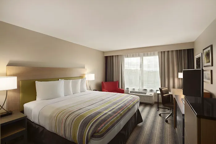 Country Inn & Suites by Radisson Asheville River Arts District 4