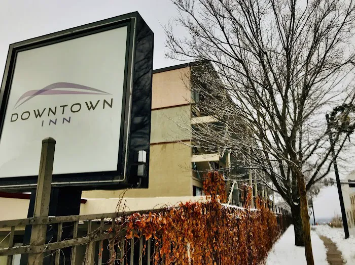 Downtown Inn & Suites 4