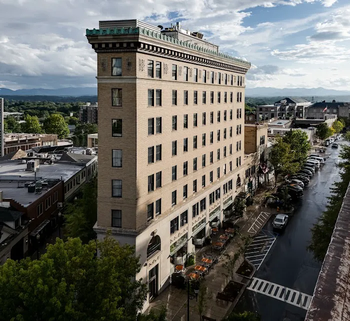 The Flat Iron Hotel 5