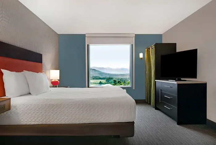 Home2 Suites by Hilton Asheville Airport 5