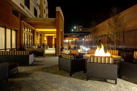 Courtyard Carrollton 4