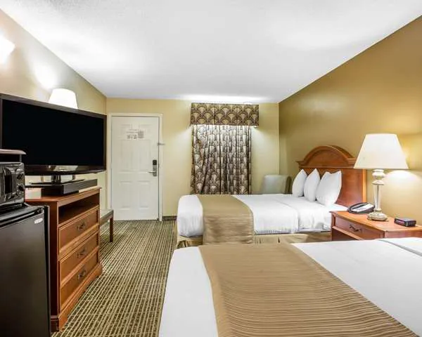 Quality Inn 4