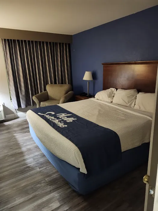 Days Inn by Wyndham Thomson 4