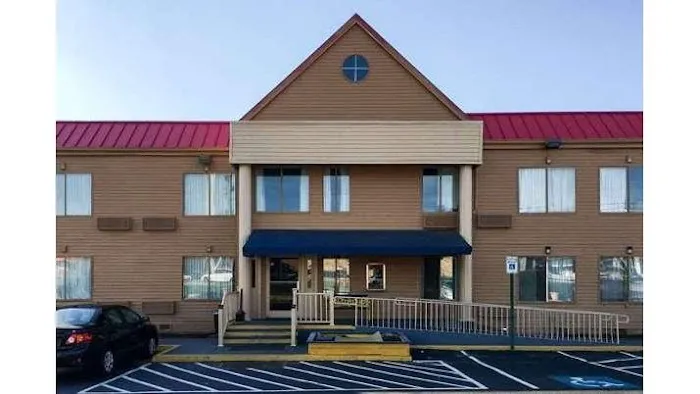 Days Inn by Wyndham Thomson 4