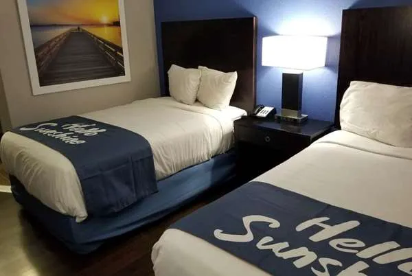 Days Inn by Wyndham Thomson 4