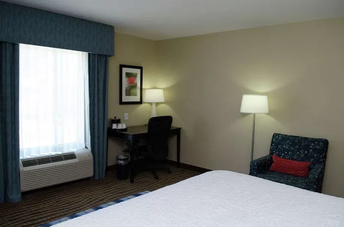 Hampton Inn Thomson 4