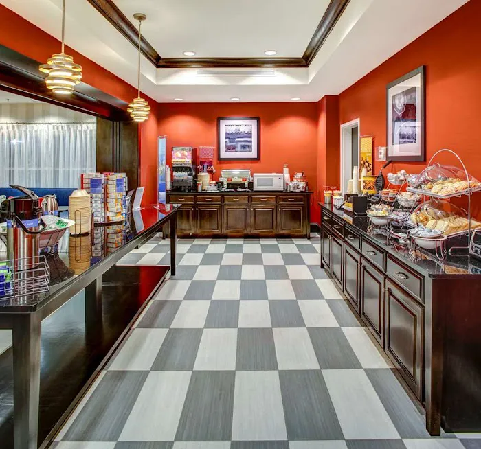Hampton Inn Thomson 4