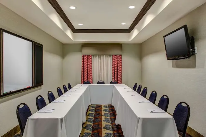 Hampton Inn Thomson 4