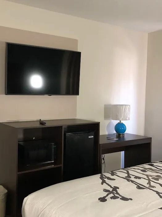 Sleep Inn & Suites 4