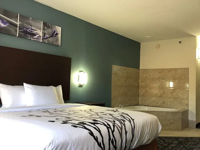 Sleep Inn & Suites 4