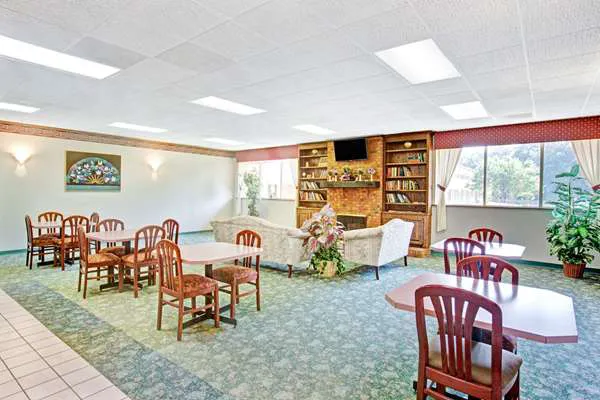 Super 8 by Wyndham Gaffney 4