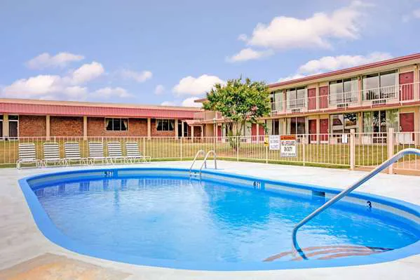Super 8 by Wyndham Gaffney 4
