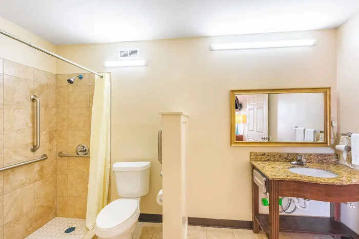 Econo Lodge 4