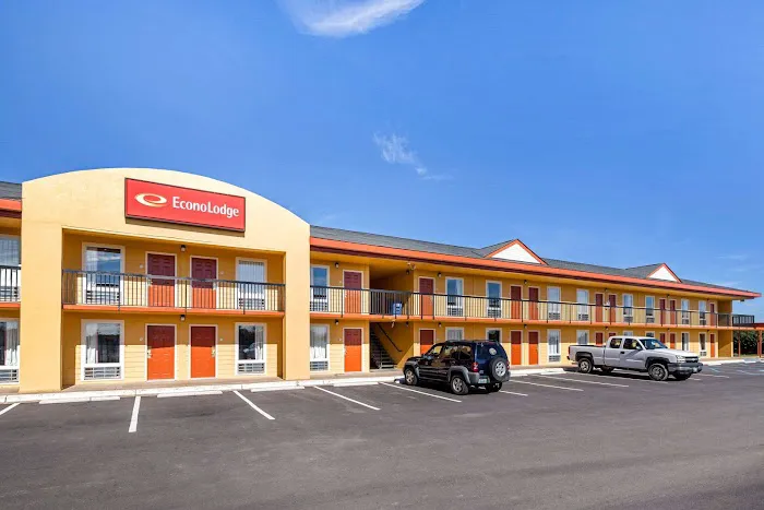 Econo Lodge 4