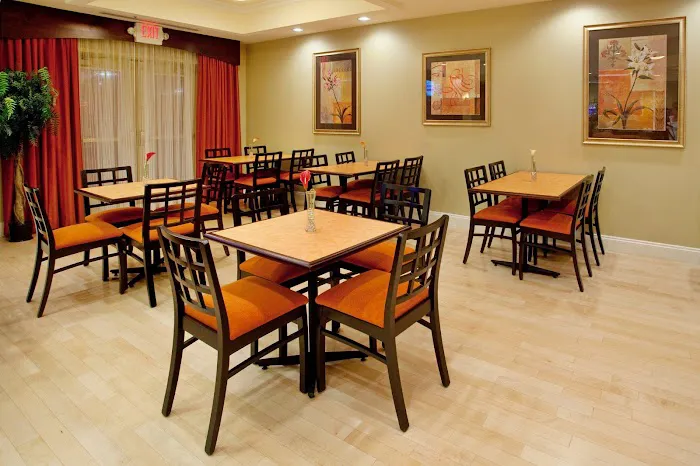 Holiday Inn Express & Suites Spartanburg-North by IHG 4
