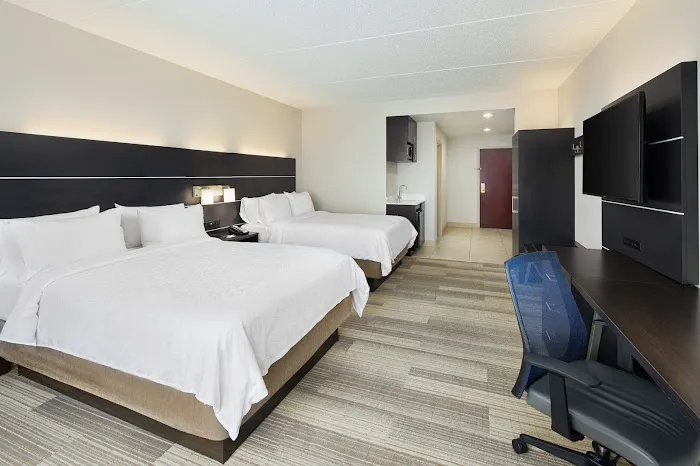 Holiday Inn Express & Suites Spartanburg-North by IHG 4
