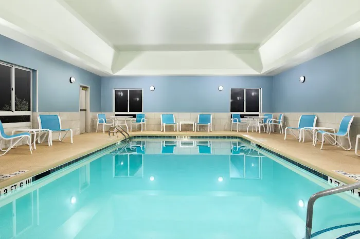 Holiday Inn Express & Suites Spartanburg-North by IHG 4