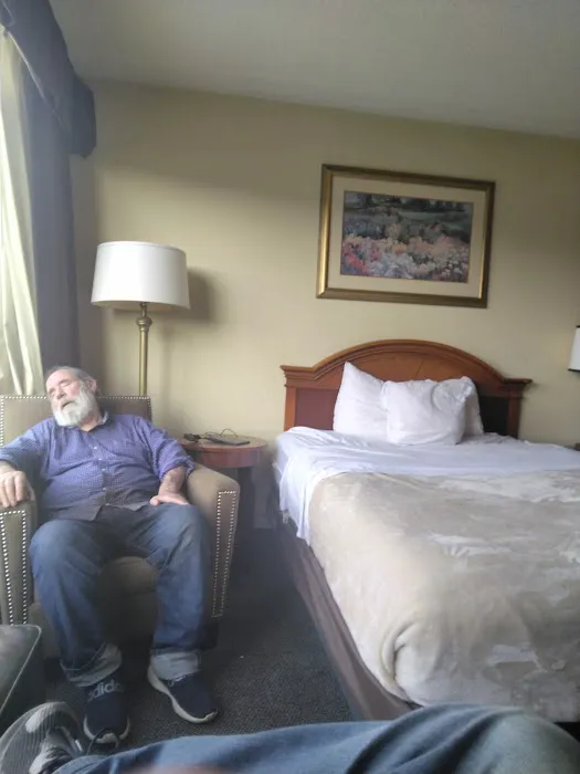 Armstrong Inn & Suites 4