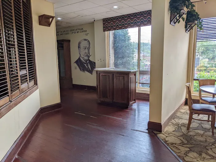 Armstrong Inn & Suites 4