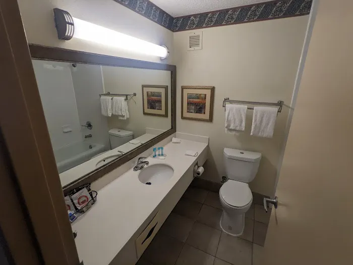 Armstrong Inn & Suites 4