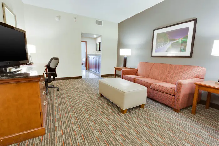 Drury Inn & Suites Greenville 4