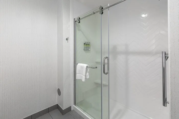 Holiday Inn Greenville - Woodruff Road by IHG 4