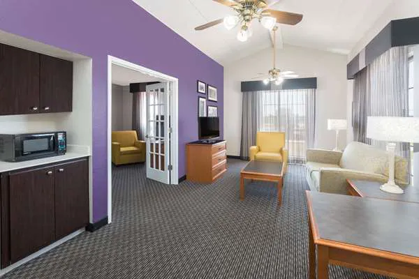 Baymont by Wyndham Greenville Woodruff Rd 4