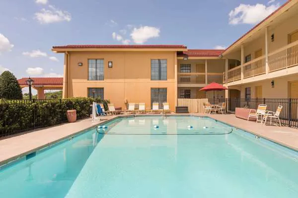 Baymont by Wyndham Greenville Woodruff Rd 4