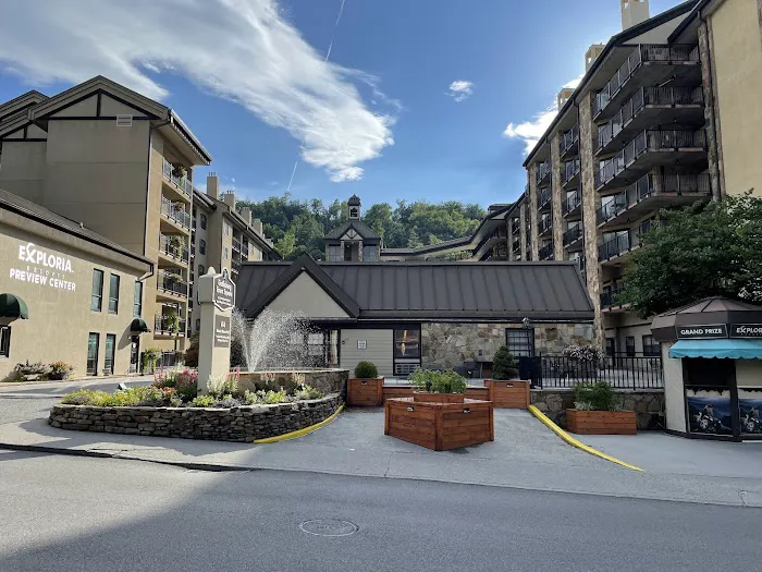 Gatlinburg Town Square 4