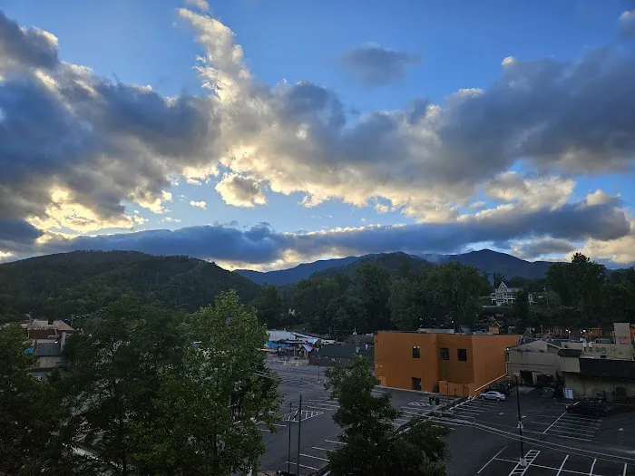 Edgewater Hotel and Conference Center Gatlinburg 4