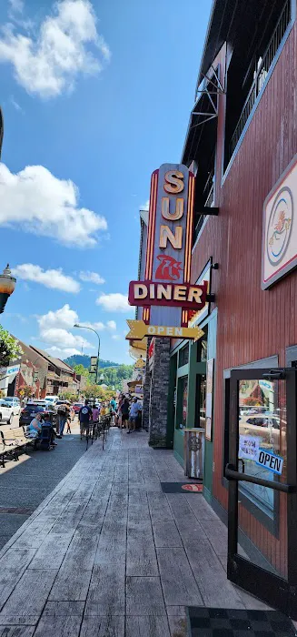 Gatlinburg Town Square. 4