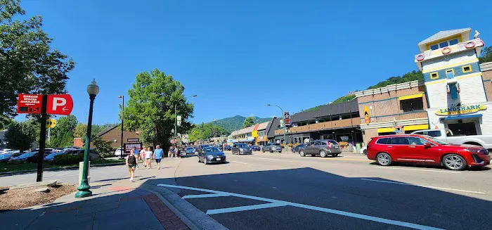 Gatlinburg Town Square. 4