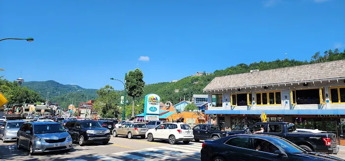 Gatlinburg Town Square. 4