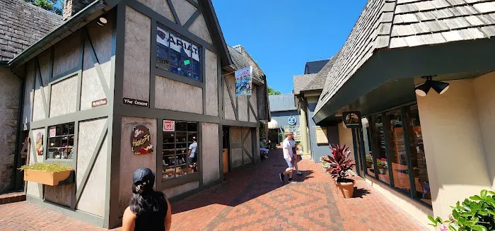 Gatlinburg Town Square. 4
