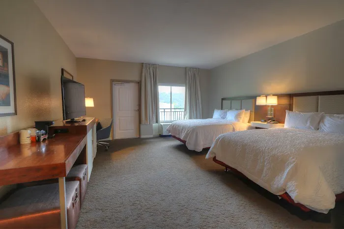 Hampton Inn Gatlinburg Historic Nature Trail 4
