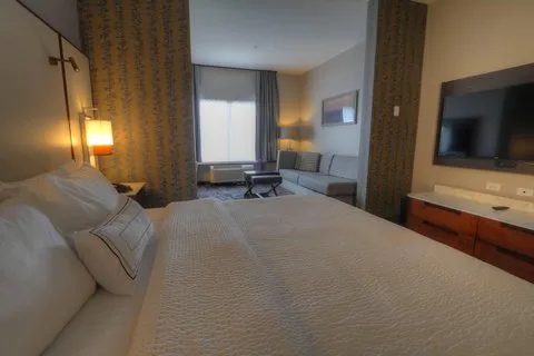 Fairfield Inn & Suites Gatlinburg Downtown 4