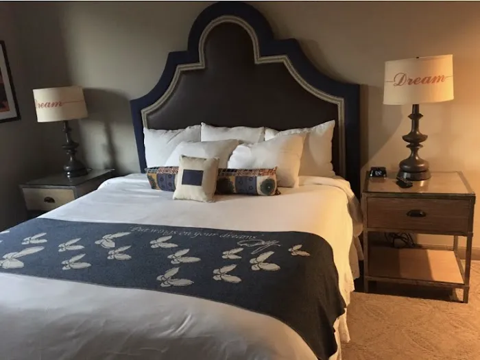 Hotel 4