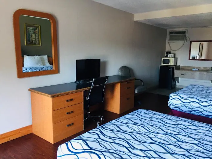 Bear Mount Inn & Suites 4